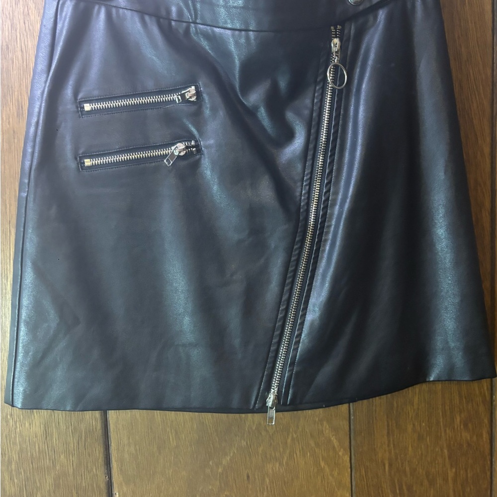 Forever 21 Black Mini Skirt with Zipper Details